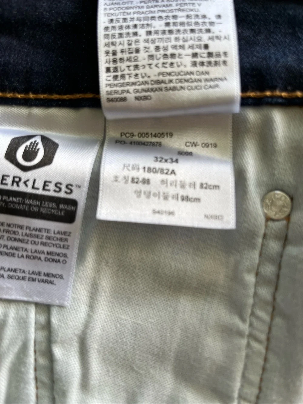 Levi's men’s Dark Indigo Straight Leg Jeans 514 32/32 professionally hemmed